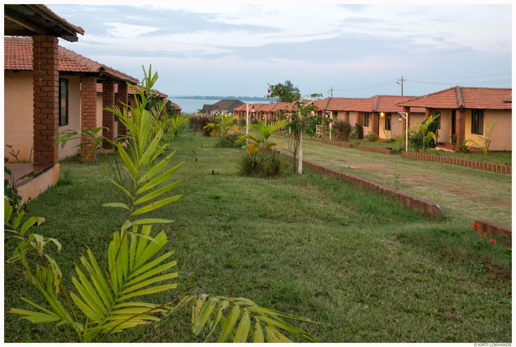 The Peepal Tree, Kabini Hotel Begur ภายนอก รูปภาพ